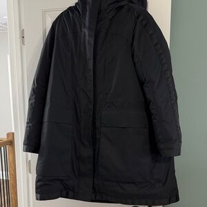 Lululemon knee length weather proof jacket
